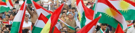 bandiere kurde al vento