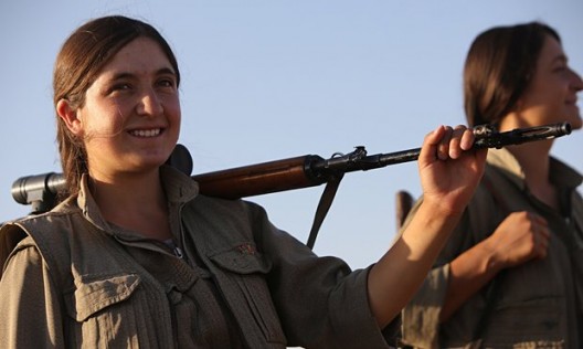 giovani donne kurde