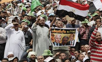 Militari e islamisti, i due timori dell’Egitto
